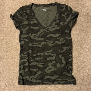 Merona Women's Green Camouflage Short Sleeve Tee